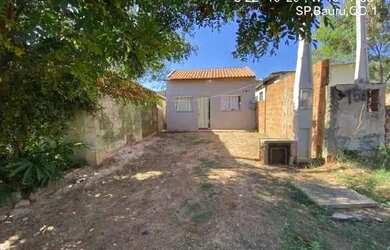 Imagem: A casa possui 1 Dormitório, 1 Banheiro, 126m² de Área e