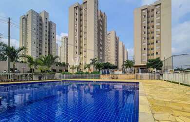 Imagem: O apartamento possui 2 Dormitórios, 1 Banheiro, 1 Vaga na garagem