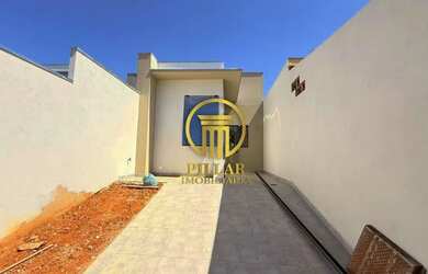 Imagem: A casa possui 2 Dormitórios, 1 Banheiro, 1 Vaga na garagem