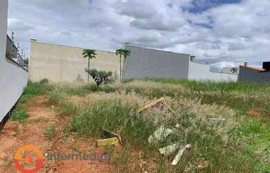 Imagem: O terreno possui 250m² de Área e está localizado em Portal