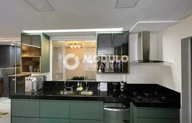 Imagem: O apartamento possui 3 Dormitórios, 3 Banheiros, 3 Vagas na