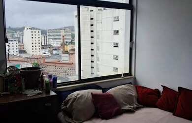 Imagem: O quarto está localizado em Centro, Juiz de Fora para alugar