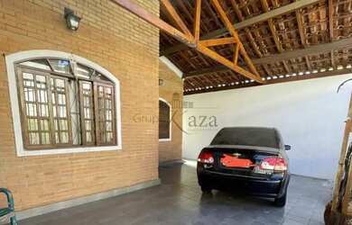 Imagem: A casa à venda possui 5 Dormitórios, 3 Banheiros, 2 Vagas