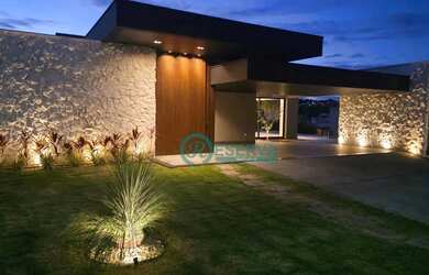 Imagem: A casa em condomínio possui 4 Dormitórios, 4 Banheiros, 4