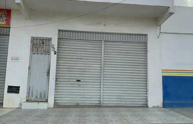 Imagem: A casa possui 2 Dormitórios, 2 Banheiros, 4 Vagas na garagem