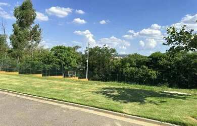 Imagem: O terreno possui 1.023m² de Área e está localizado em Alphaville