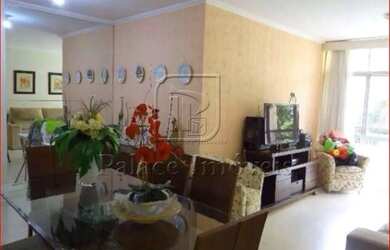 Imagem: A casa possui 3 Dormitórios, 3 Banheiros, 2 Vagas na garagem