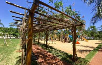 Imagem: O terreno possui 360m² de Área e Imóvel novo e está localizado