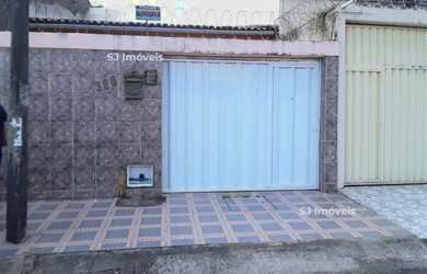 Imagem: A casa possui 3 Dormitórios, 2 Banheiros, 1 Vaga na garagem