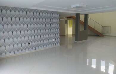 Imagem: A casa em condomínio possui 4 Dormitórios, 5 Banheiros, 4