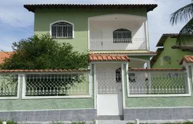 Imagem: A casa possui 3 Dormitórios, 1 Banheiro, 3 Vagas na garagem