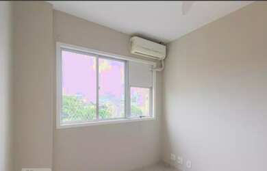 Imagem 9: Lindo 2 qts , varanda e repleto de armários, td espaçoso . Vista indevassada...