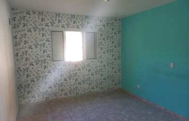 Imagem: A casa possui 2 Dormitórios, 1 Banheiro, 4 Vagas na garagem