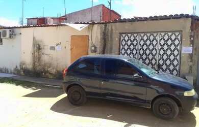 Imagem: A casa possui 3 Dormitórios, 3 Banheiros, 1 Vaga na garagem