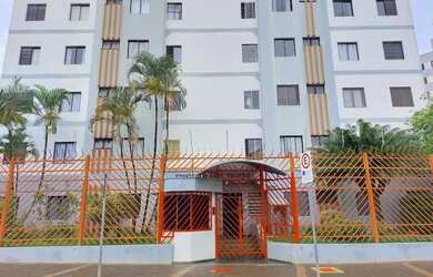 Imagem: O apartamento possui 1 Dormitório, 1 Banheiro, 1 Vaga na garagem