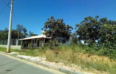 Imagem: O terreno e possui Dormitórios, Suítes, Banheiros, 1000-0m²