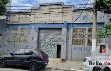 Imagem: O depósito possui 5 Vagas na garagem e 895m² de Área e está