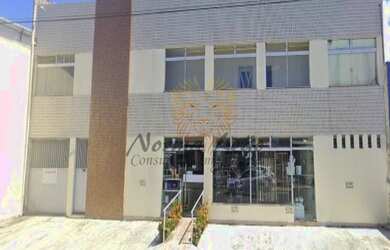 Imagem: O depósito possui 5 Vagas na garagem, 429m² de Área e está