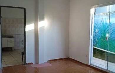 Imagem: A casa possui 1 Dormitório, 2 Banheiros, 60m² de Área e