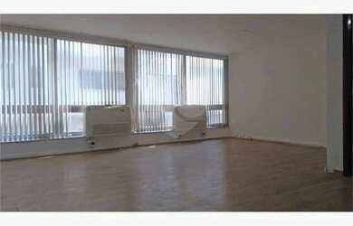 Imagem: O depósito possui 1 Vaga na garagem e 108m² de Área e está