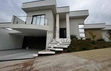 Imagem: A casa em condomínio possui 3 Dormitórios, 2 Banheiros, 2