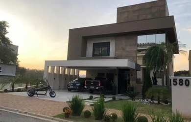 Imagem: A casa em condomínio possui 4 Dormitórios, 5 Banheiros, 5