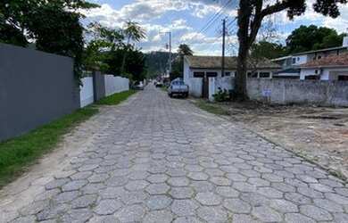 Imagem: O terreno possui 360m² de Área e está localizado em Ingleses