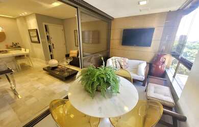 Imagem: O apartamento possui 4 Dormitórios, 5 Banheiros, 2 Vagas na