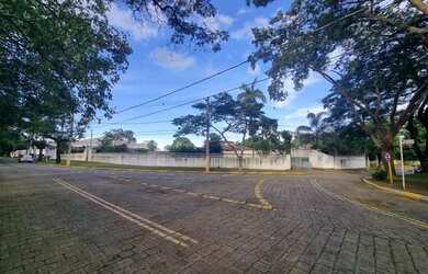 Imagem: O terreno possui 2.000m² de Área e está localizado em Bosque