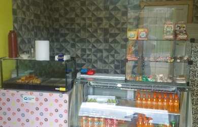 Imagem 2: Vendo uma casa com ponto comercial e Garagem na frente medindo 6 por 16