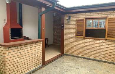 Imagem: A casa em condomínio possui 3 Dormitórios, 3 Banheiros, 3