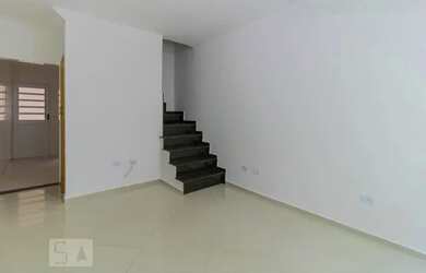 Imagem: A casa em condomínio possui 2 Dormitórios, 3 Banheiros, 1