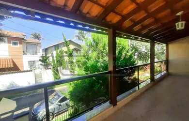 Imagem: A casa em condomínio possui 4 Dormitórios, 4 Banheiros, 4