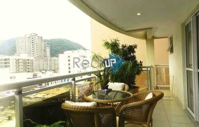 Imagem: O apartamento possui 3 Dormitórios, 3 Banheiros, 1 Vaga na