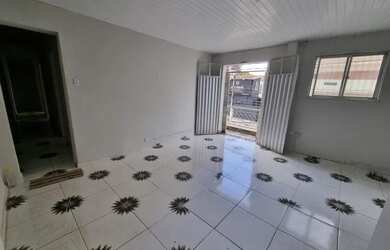 Imagem: A casa possui 3 Dormitórios, 1 Banheiro, 90m² de Área e