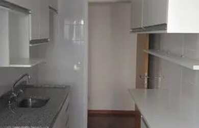 Imagem: O apartamento possui 2 Dormitórios, 1 Banheiro, 2 Vagas na