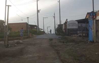 Imagem 4: Vendo este terreno ou troco por moto valor 10 mil ficA no coliseu 2 jorge...