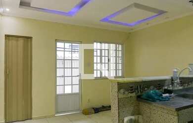 Imagem: A casa possui 2 Dormitórios, 2 Banheiros, 1 Vaga na garagem