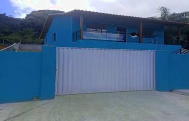 Imagem: A casa em condomínio possui 3 Dormitórios, 2 Banheiros e 2