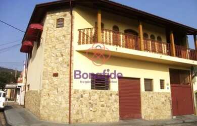 Imagem: A casa possui 2 Dormitórios, 2 Banheiros, 2 Vagas na garagem