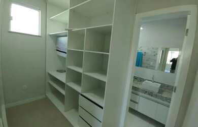 Imagem 4: CASA NA ARUANA. 300m² de Área, 2 Vagas na garageme5 Dormitórios