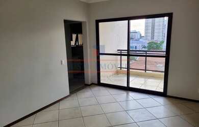 Imagem: O apartamento possui 3 Dormitórios, 1 Banheiro, 2 Vagas na