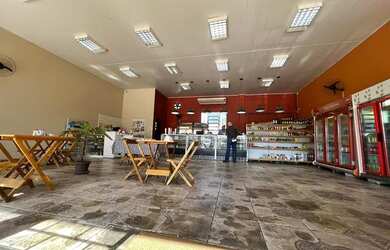 Imagem: A casa possui 1 Dormitório, 5 Banheiros, 202m² de Área e