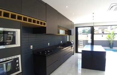 Imagem: A casa em condomínio possui 3 Dormitórios, 4 Banheiros, 4