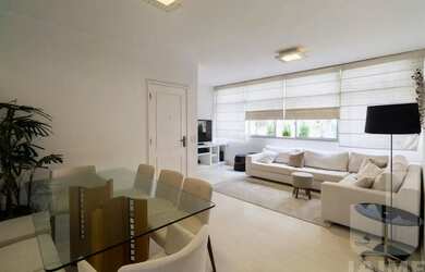 Imagem: O apartamento possui 3 Dormitórios, 1 Banheiro, 1 Vaga na garagem