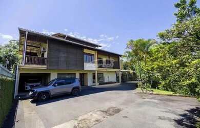 Imagem: O depósito possui 5 Vagas na garagem, 750m² de Área e está