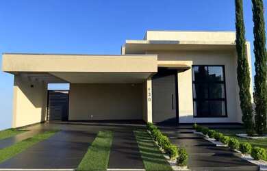 Imagem: A casa em condomínio possui 3 Dormitórios, 3 Banheiros, 2