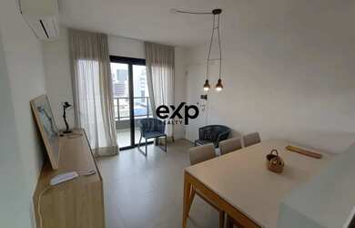 Imagem: O apartamento possui 1 Dormitório, 2 Banheiros, 1 Vaga na garagem