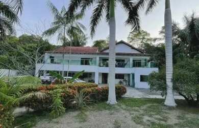 Imagem: A casa em condomínio possui 4 Dormitórios, 5 Banheiros, 4