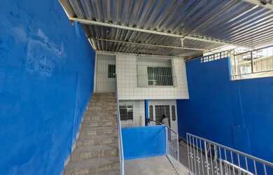 Imagem: A casa possui 4 Dormitórios, 2 Banheiros, 1 Vaga na garagem